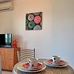 Apartments Beach بيت ضيافة