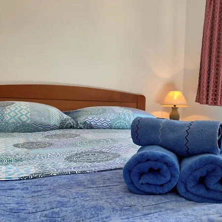 Apartments Beach 3* 실로